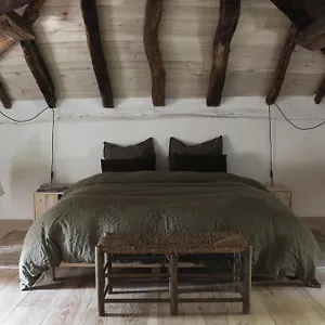  Hébergement de vacances Vestiges, Ancien Corps De Ferme Renove Selon L'esprit Wabi-sabi France